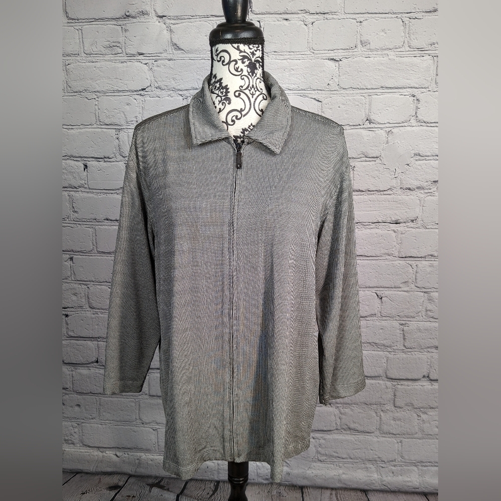 Chico's women's long sleeve zip front jacket size L stretch knit geo print BBIN